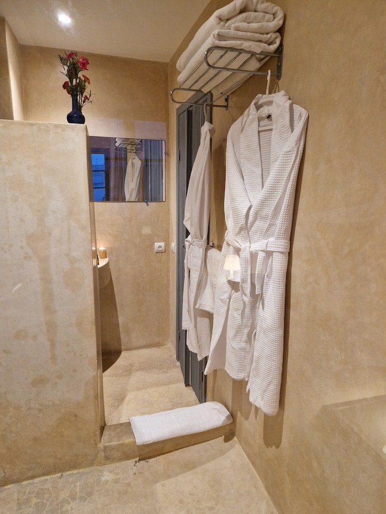 Deluxe Double or Twin Room photo 3