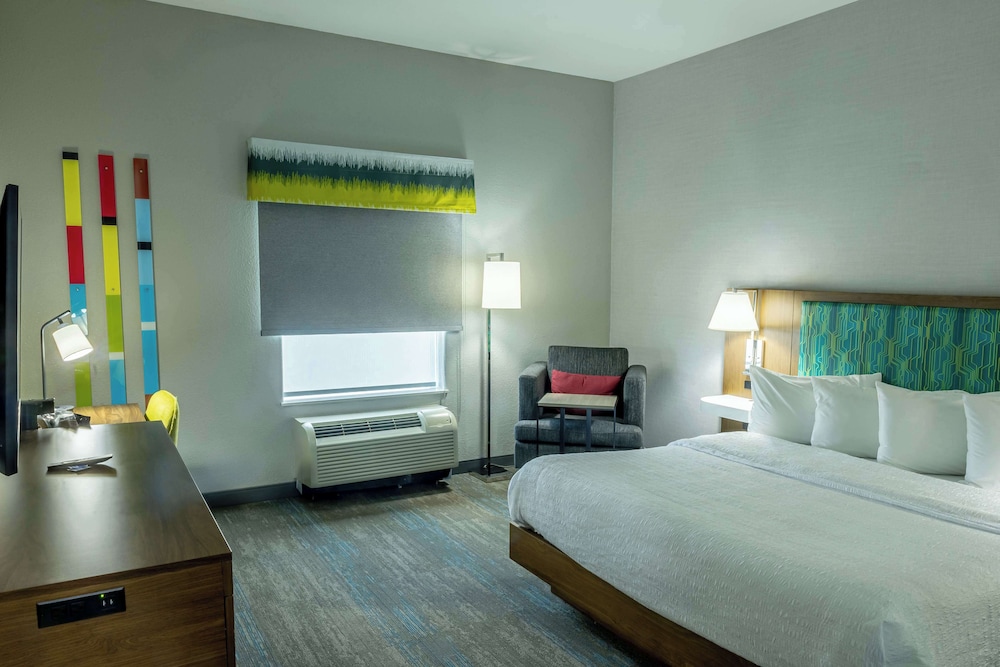 Room, 1 King Bed, Accessible, Non Smoking - Photo 3