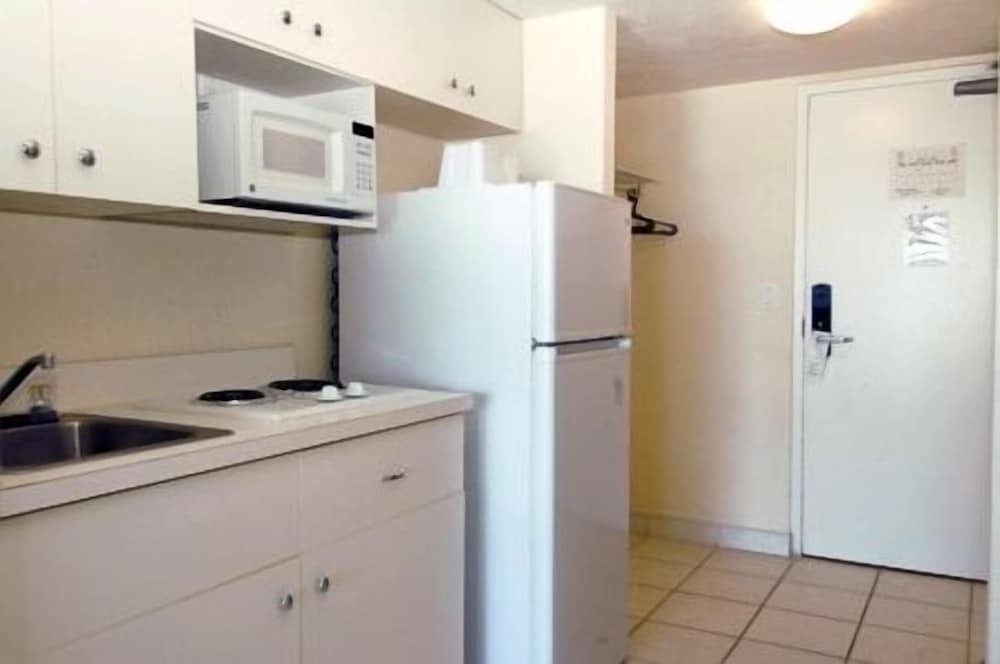 Standard Room, 2 Queen Beds, Kitchenette, Oceanfront - Photo 6