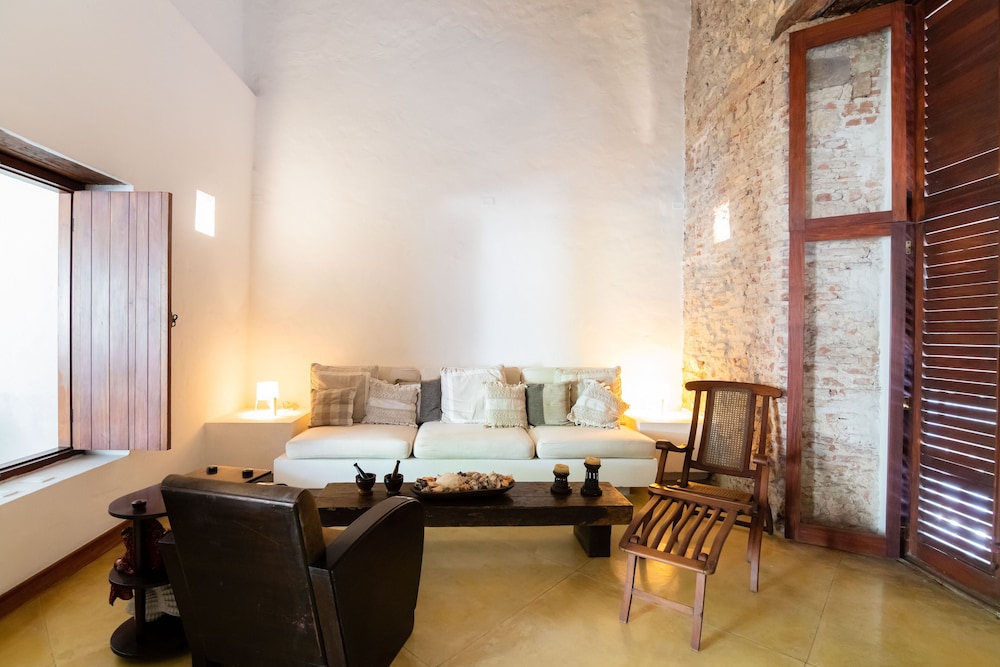 House, 5 Bedrooms
