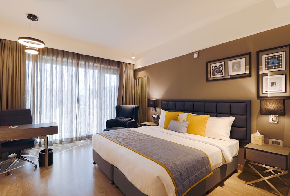 Deluxe Room - Photo 12