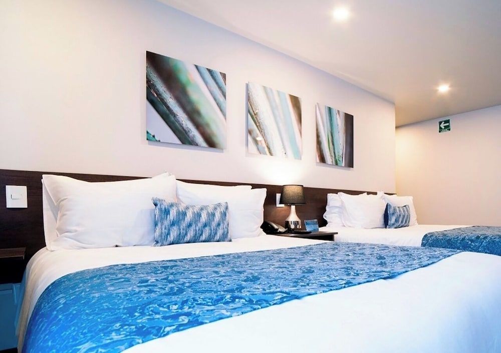 Deluxe Studio Suite, 2 Queen Beds photo 2