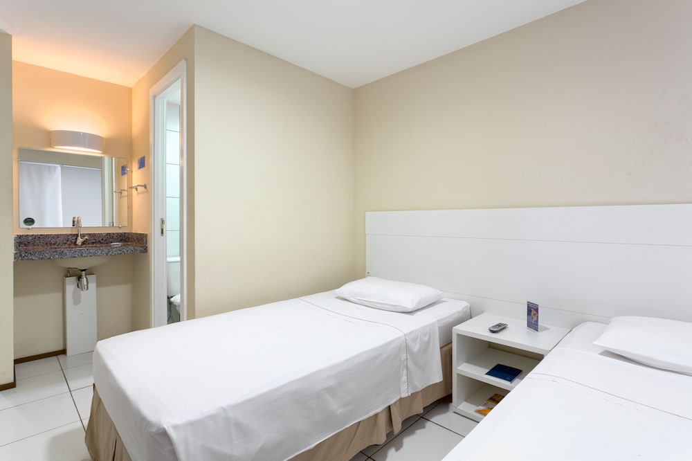 Standard Twin Room, 2 Twin Beds, City View photo 3