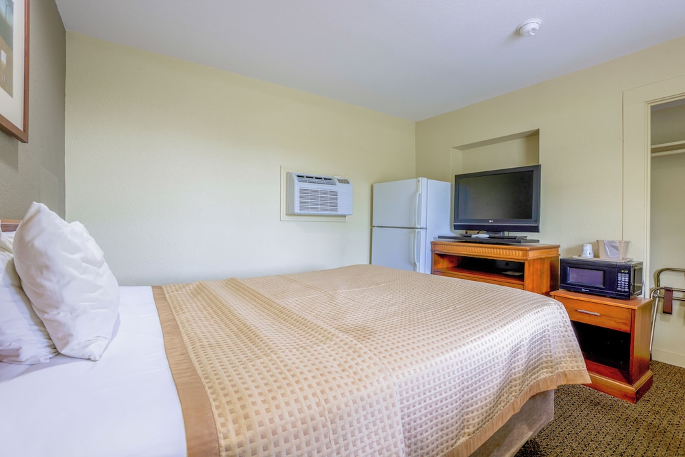 Room, 1 Queen Bed, Smoking photo 3