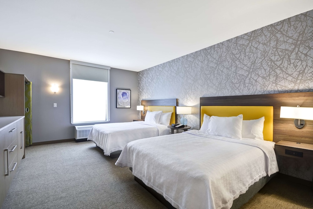 Studio, 2 Queen Beds, Accessible (Mobility & Hearing, Roll-in Shower)