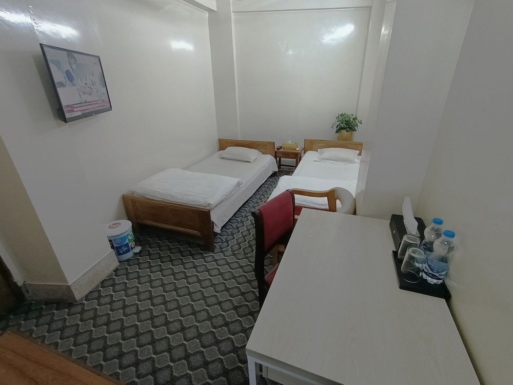 Deluxe Twin Room photo 3