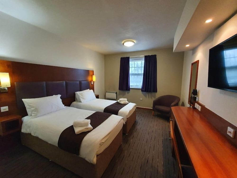 Standard Twin Room - Photo 10