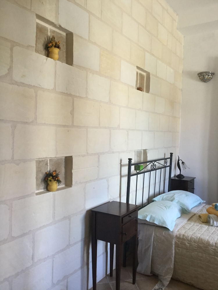 City Room photo 3