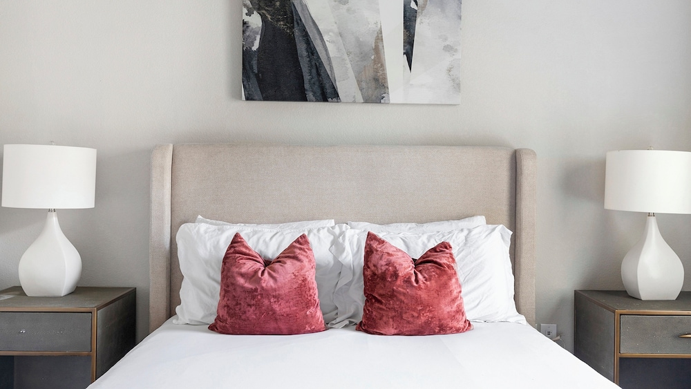 Standard Studio, 1 King Bed