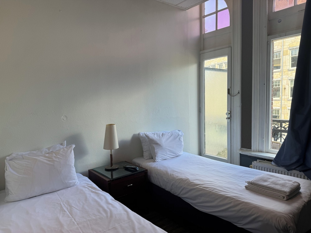 Twin Room with Balcony photo 1