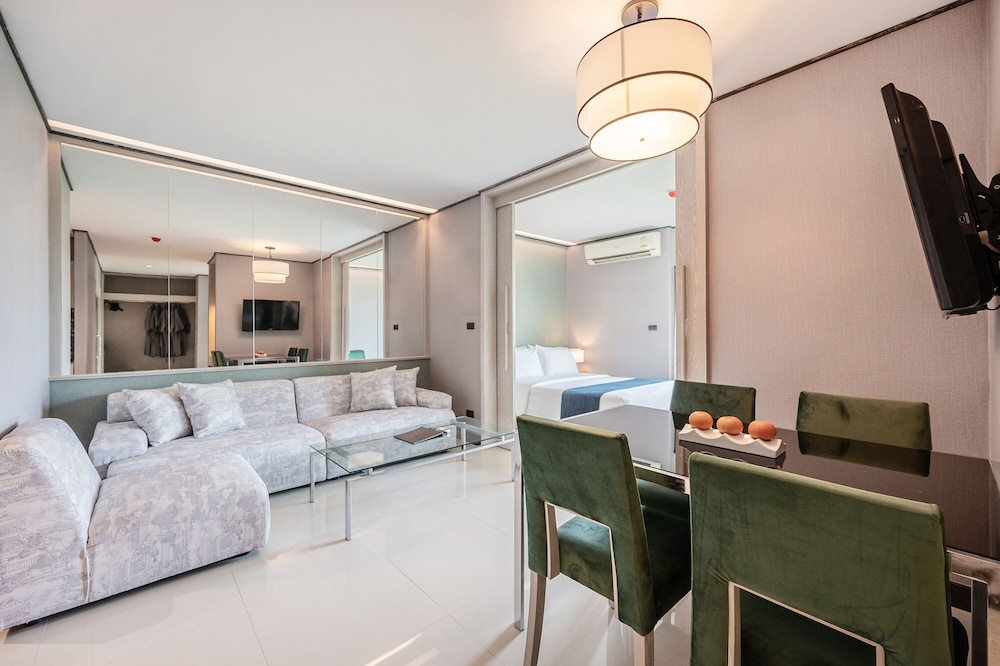 Deluxe Suite, 2 Bedrooms - Photo 1