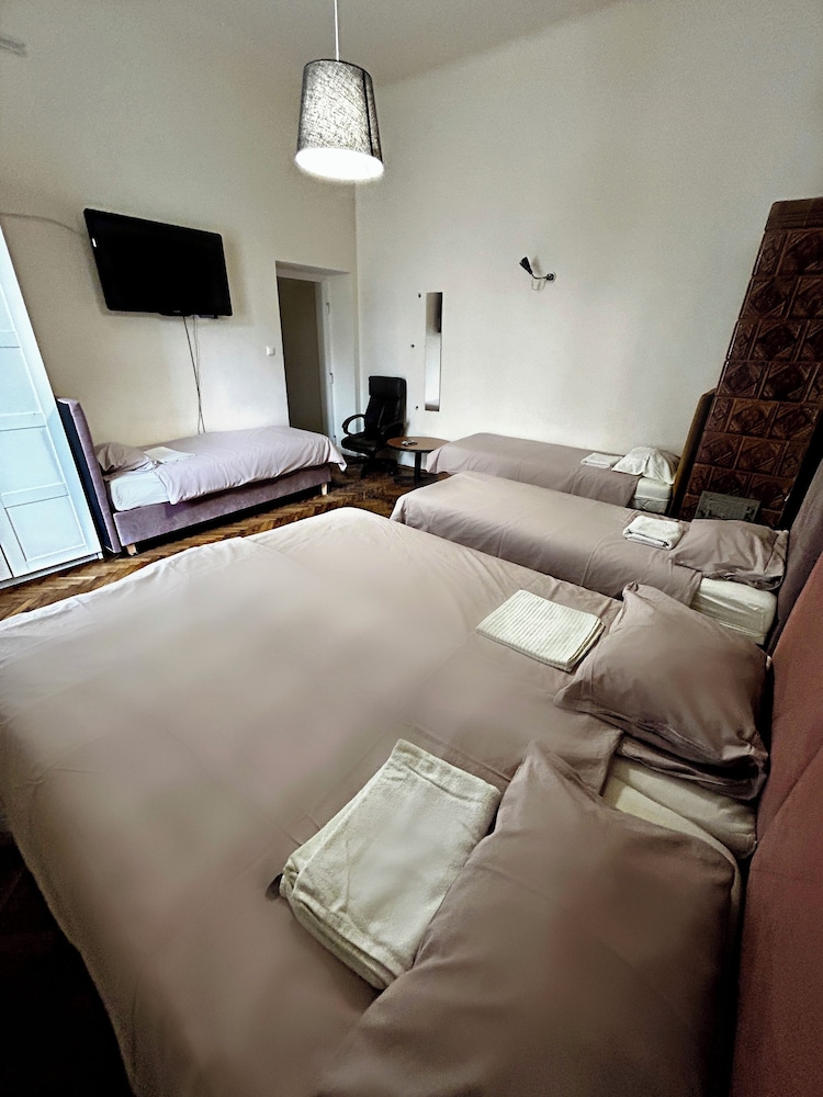 Comfort Room, Balcony, Garden View