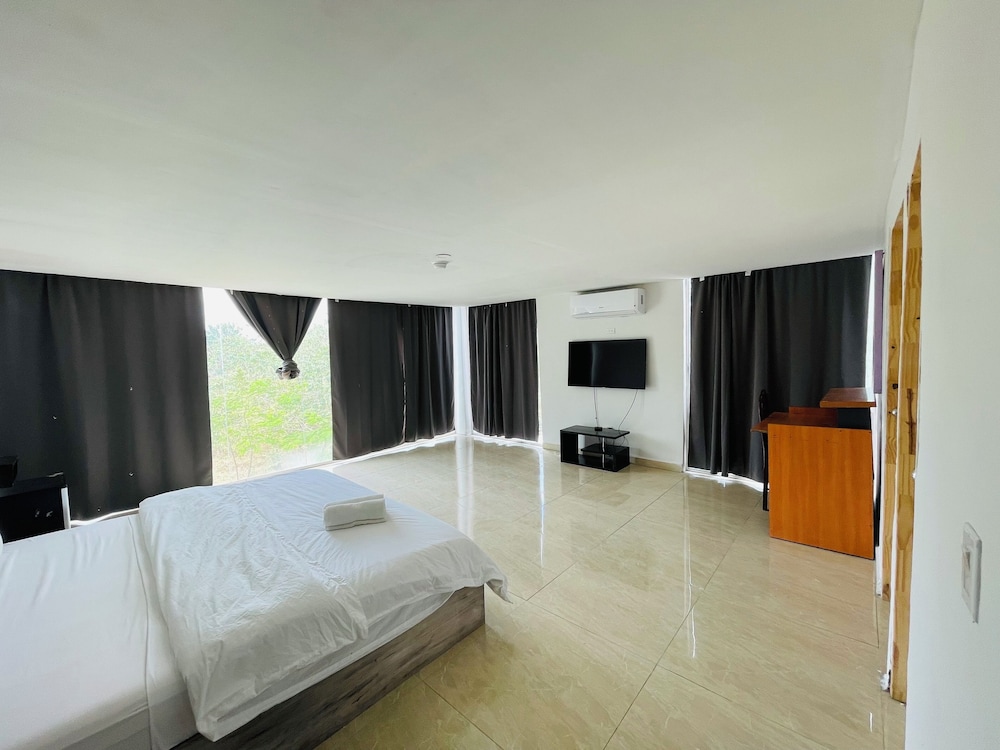 Room, 1 King Bed, Courtyard View