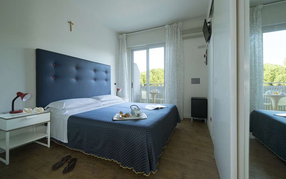 Standard Double Room, Balcony photo 3