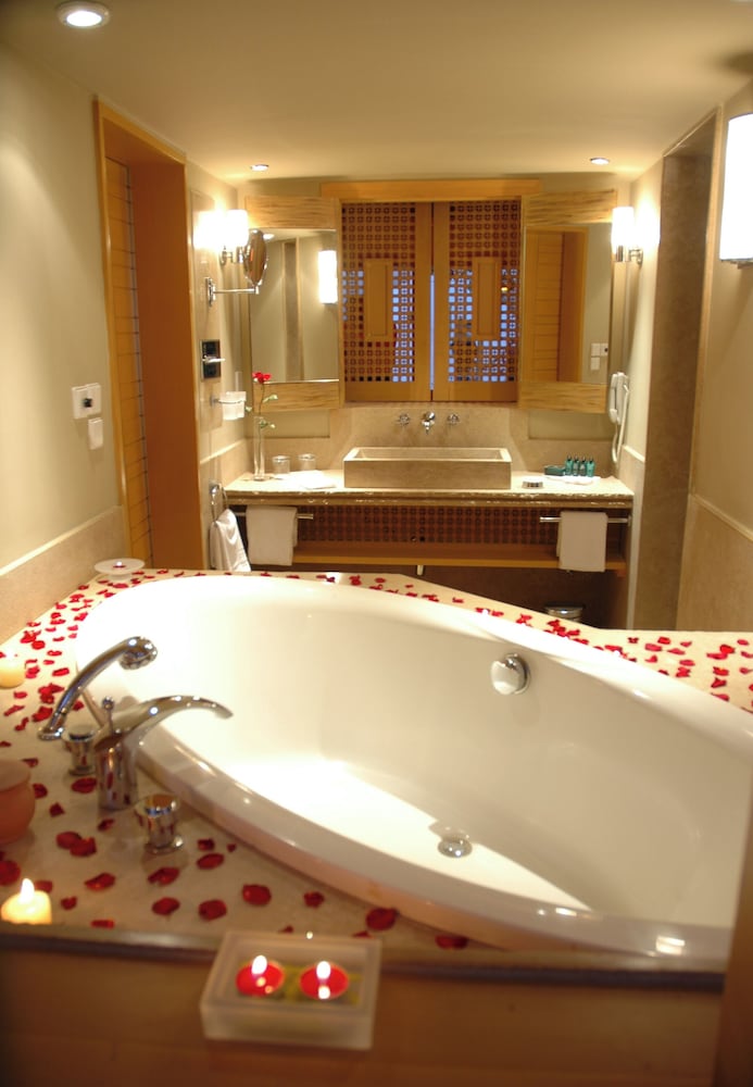 Deluxe Twin Room, Balcony, Ocean View photo 3