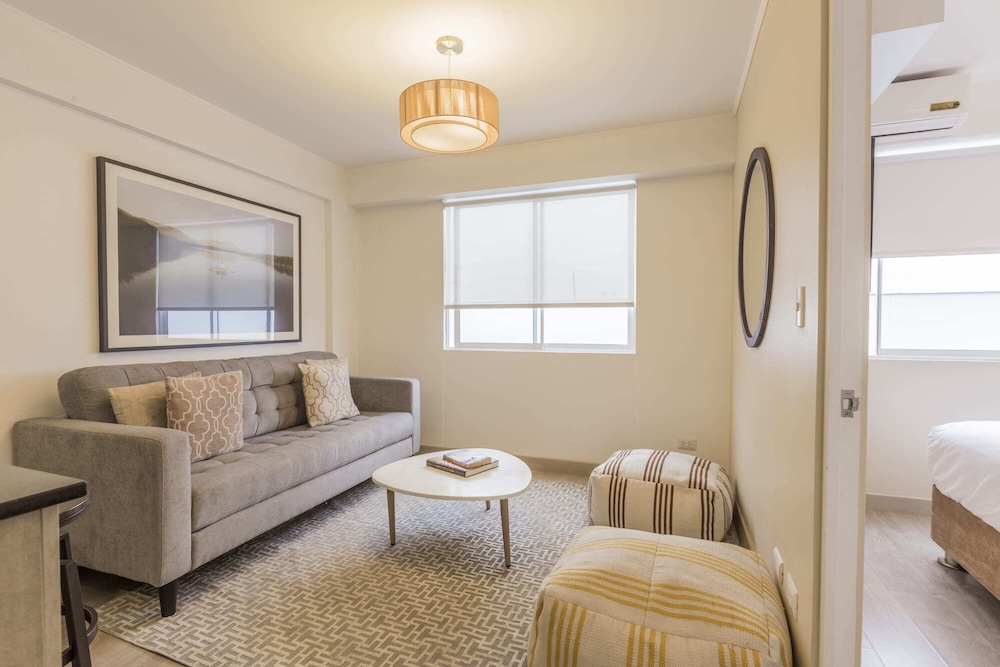 Apartment (521)