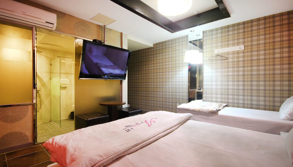 Deluxe Twin Room photo 3