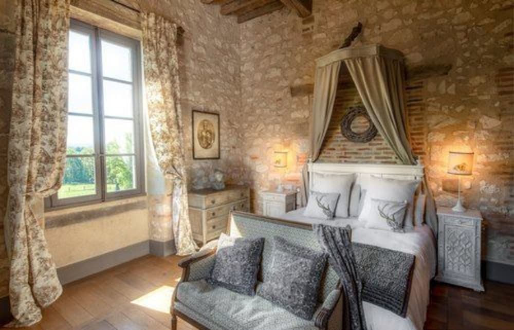 Double Room (Aliénor D'Aquitaine )