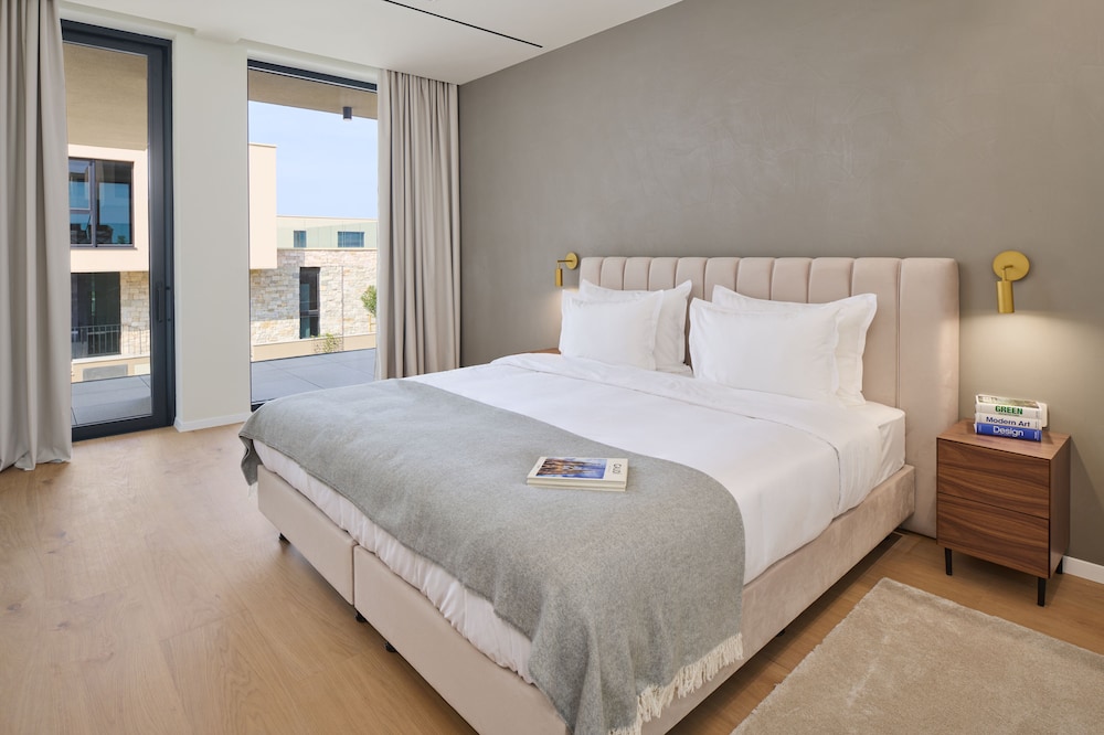 Three-bedroom villa with studio room