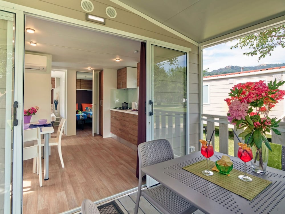 Mobile Home, 2 Bedrooms