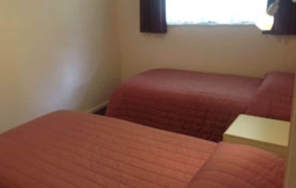 Family Unit with Spa Bath photo 3