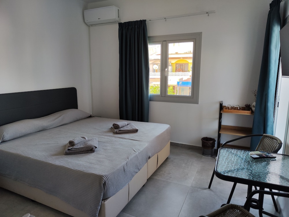 Standard Room, Balcony, City View photo 2