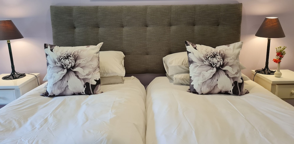 Comfort Twin Room, 2 Twin Beds, Terrace, Garden View photo 3