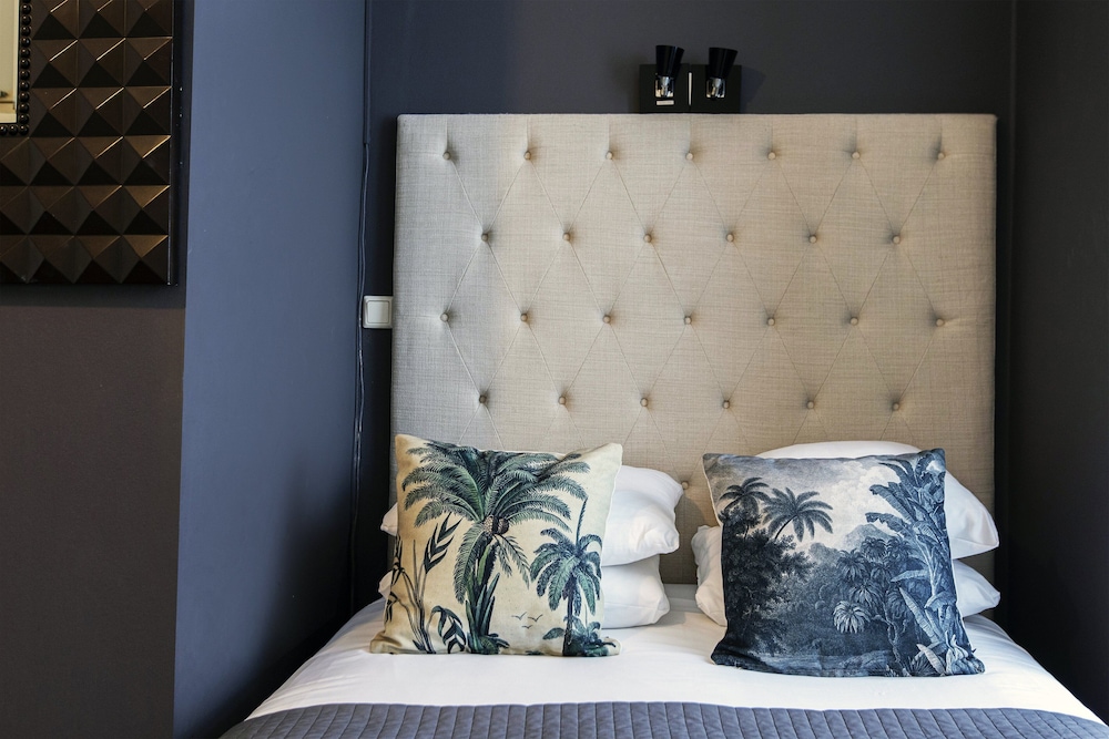 Luxury Room, 1 Double Bed, Private Bathroom (bed size: 150 cm) photo 3