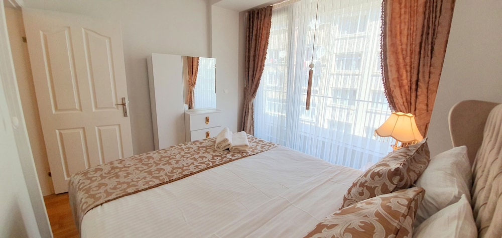 Premium Apartment, 2 Bedrooms, Accessible, Smoking photo 3