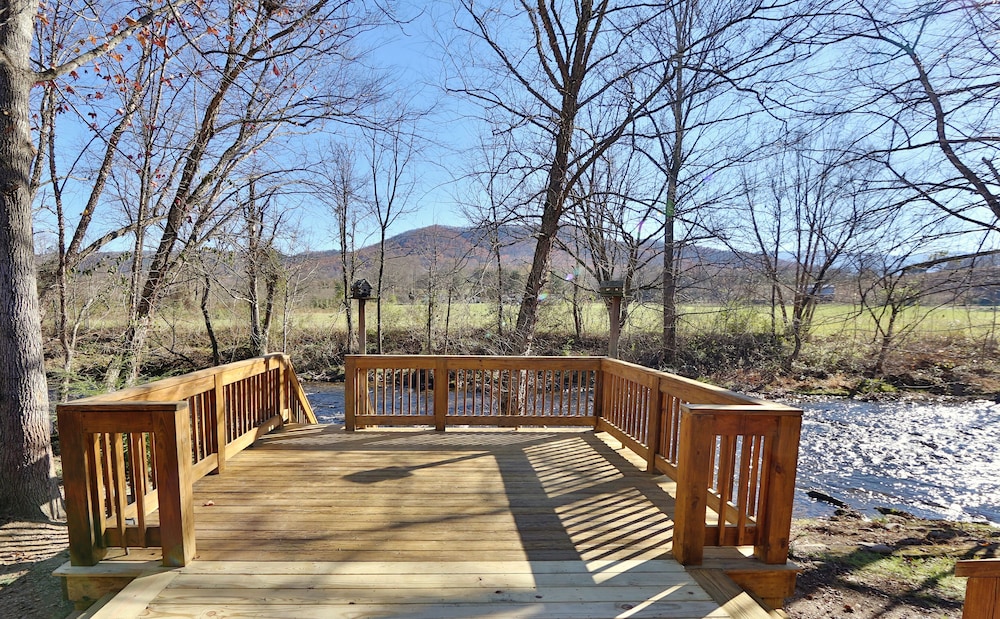House, Multiple Beds (Heavenly Creekside #276) photo 2