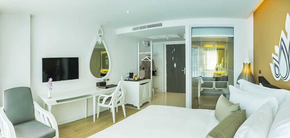 Deluxe Double Room photo 2