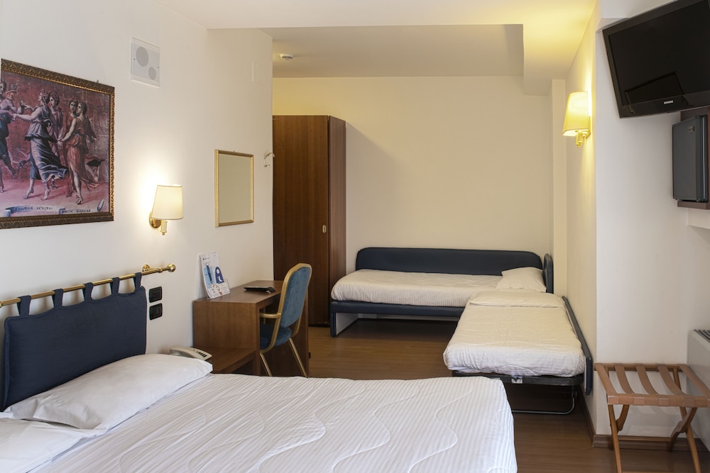 Economy Quadruple Room photo 1