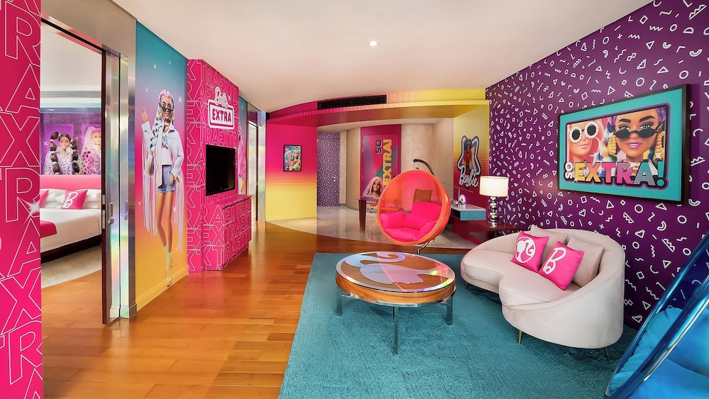 Suite (BARBIE® ) photo 3