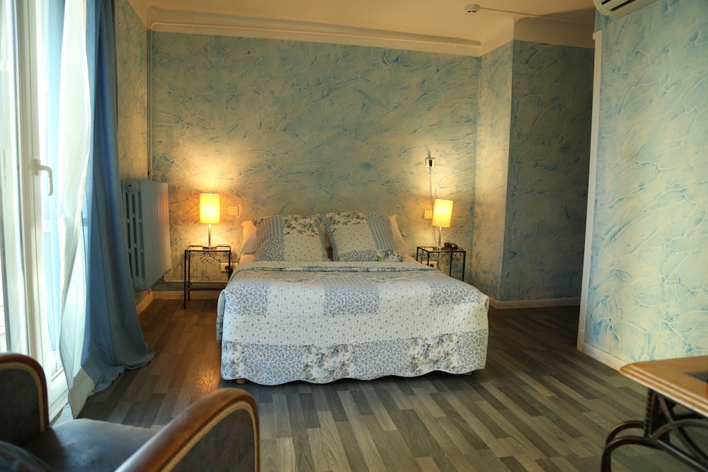 Superior Double Room (Climatisation)