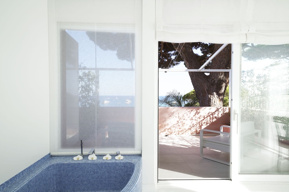 Superior Double Room, Hot Tub, Sea View photo 2