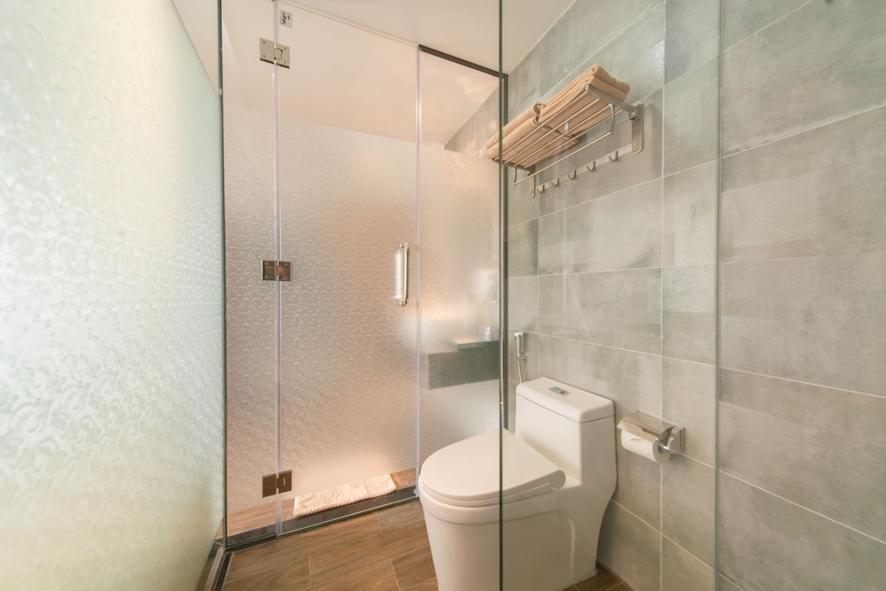 Honeymoon Room - Photo 11