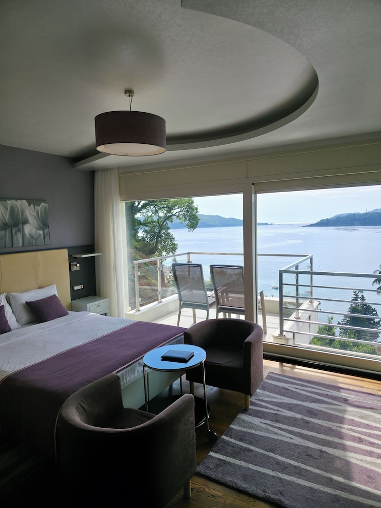 Exclusive Studio, 1 King Bed, Balcony, Sea View