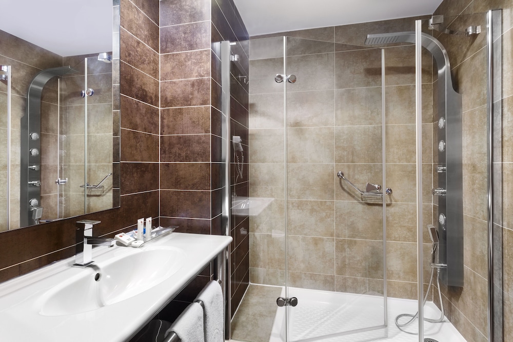 Double Room (Twin) - Photo 9
