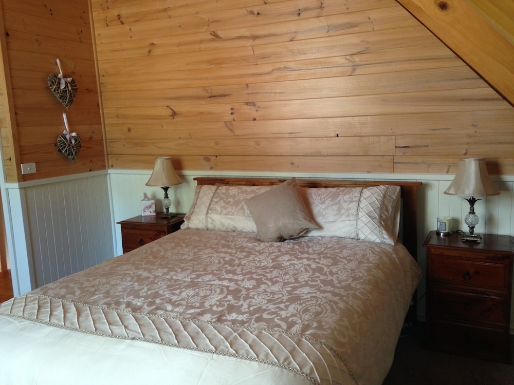 House, 2 Bedrooms photo 1