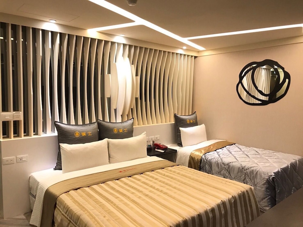 Deluxe Triple Room, Multiple Beds photo 1