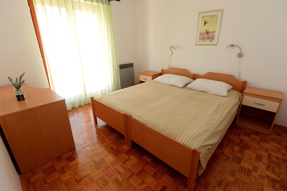 Apartment (A1)