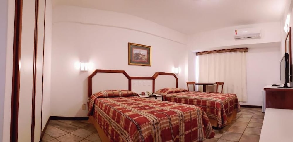 Deluxe Room - Photo 9