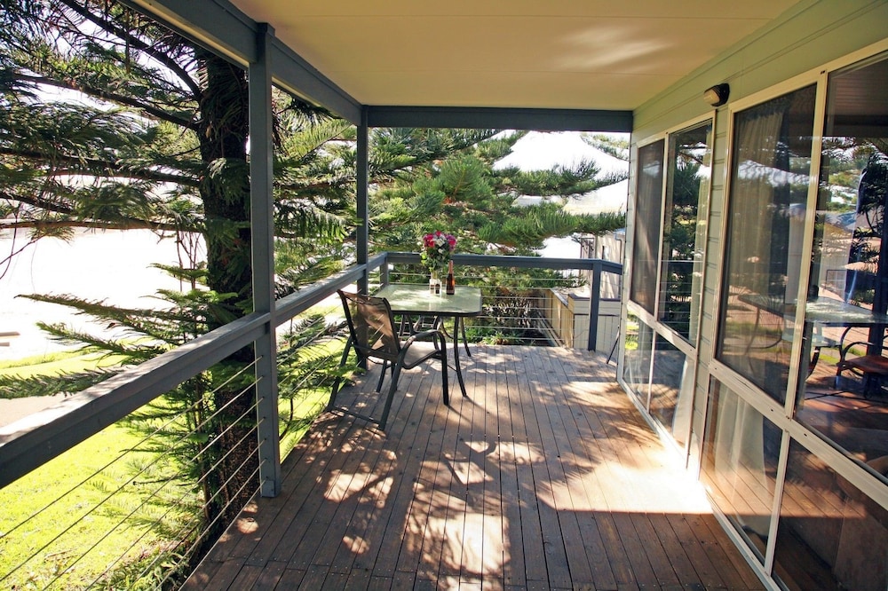 Standard Suite, 2 Bedrooms, Non Smoking, Kitchen (6 Person Spa Cabin) photo 3