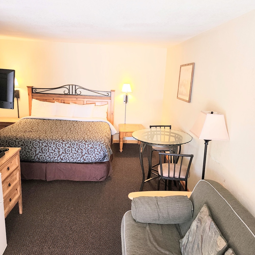 Comfort Room, 1 King Bed photo 1