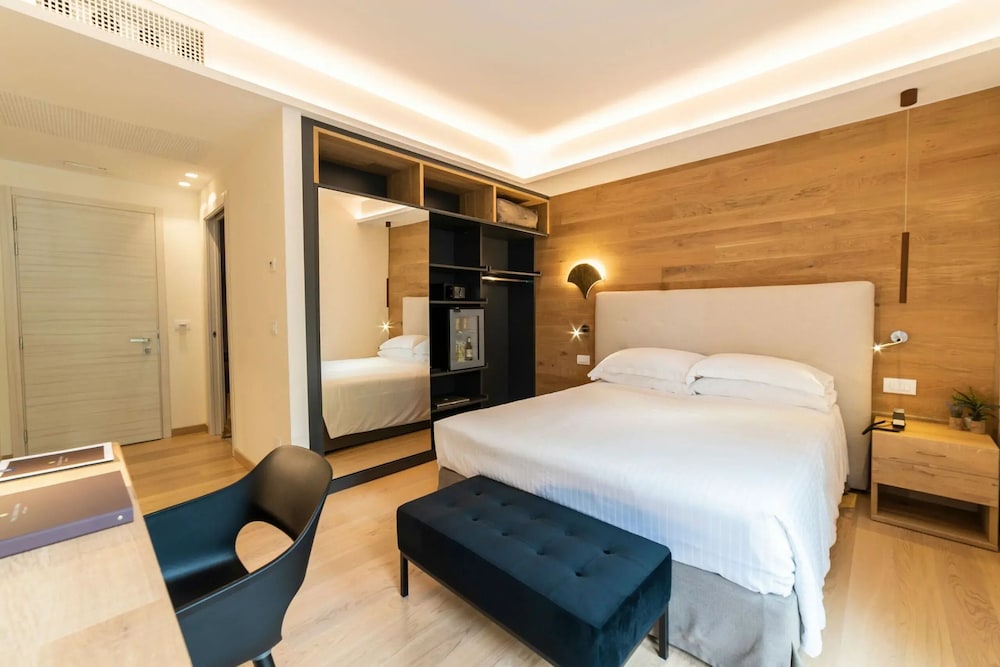 Superior Double or Twin Room - Photo 3