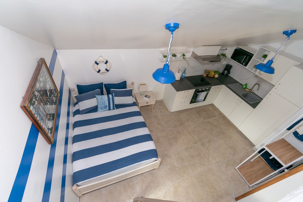 Blue Marine Apartment - Photo 13