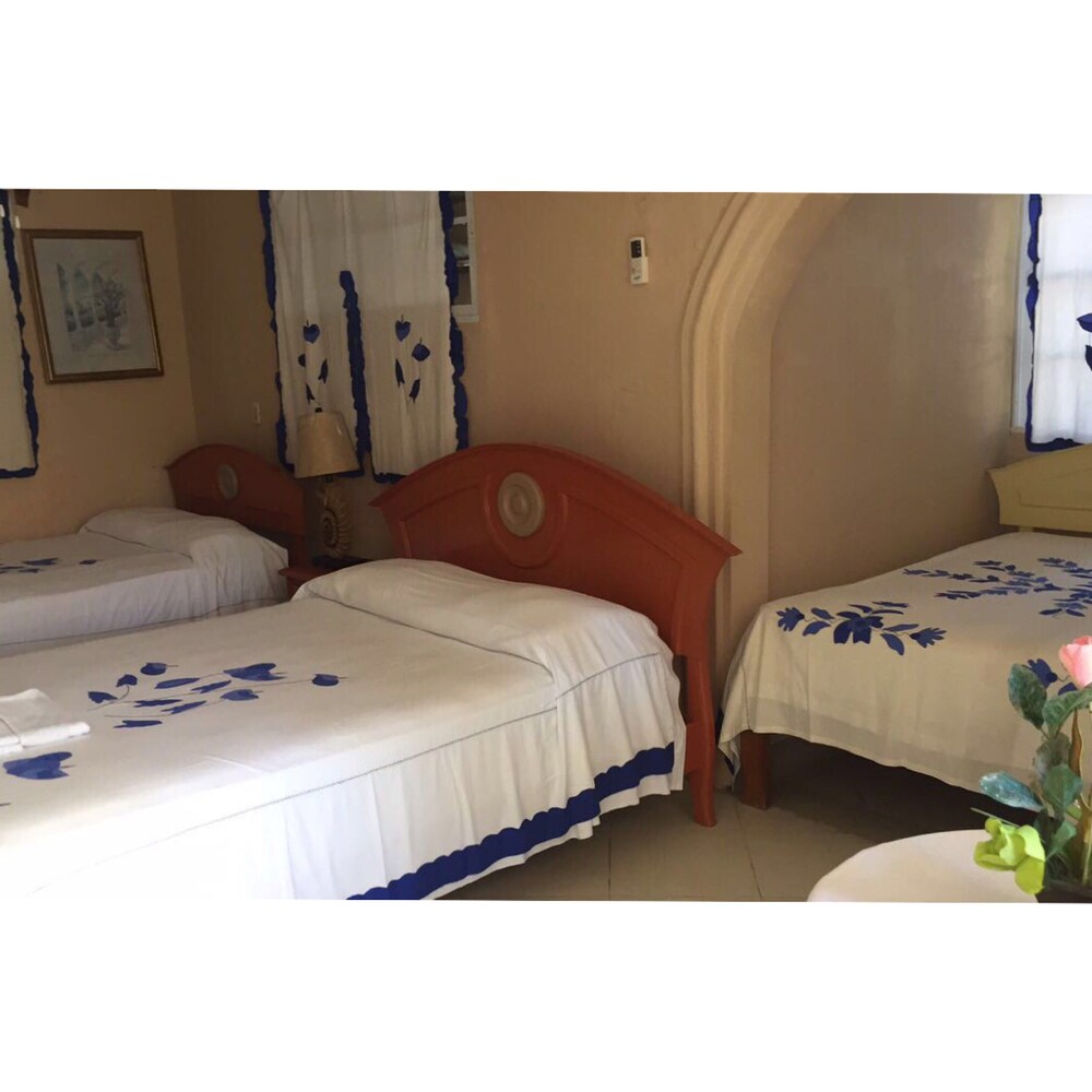 Family Triple Room, 3 Twin Beds, Non Smoking, Microwave