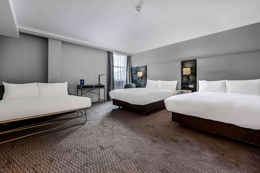 Deluxe Room, Multiple Beds photo 2