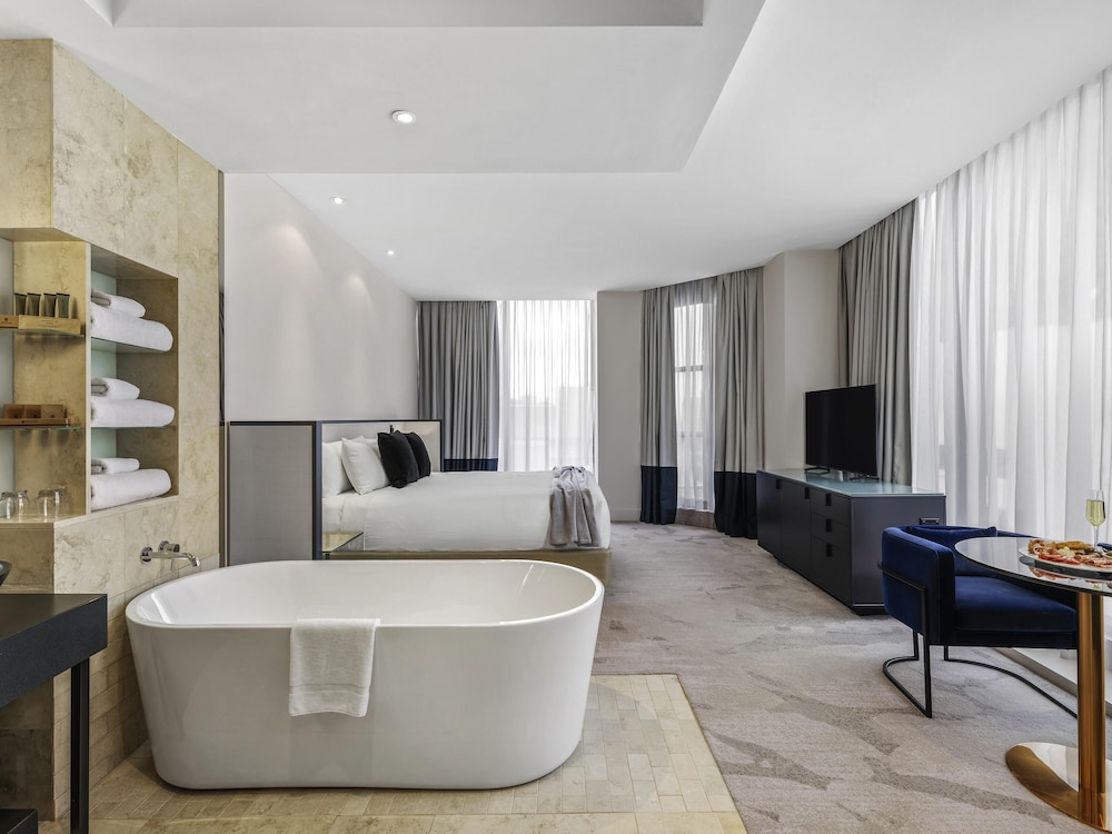 Peppers Premium King Deluxe Corner Room - Photo 3