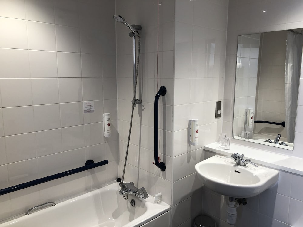 Twin Room, Non Smoking - Photo 5